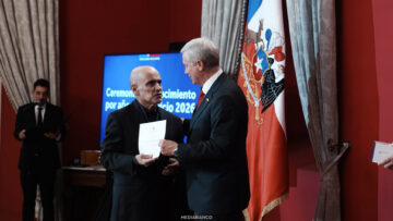 11082618 APOYOS PRESIDENTE RECONOCE A FUNCIONARIOS DE LA MONEDA 01