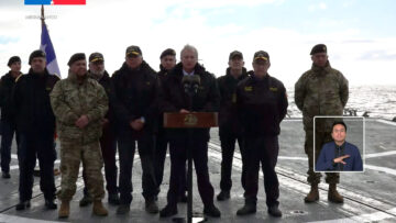020926PARENAS04 PRESIDENTE KAST EN NAVY DAY 01