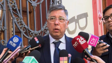 05092605 DECLARACIONES ARTURO BARRIOS EN VELORIO CAMILO ESCALONA 01