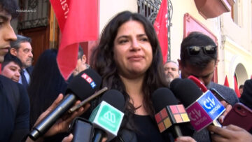 05092608 EX MINISTRA ANTONIA ORELLANA EN VELORIO CAMILO ESCALONA 01