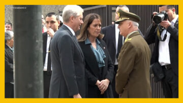 29092611 APOYOS LLEGADA PRESIDENTE KAST Y MINISTROS AL VELORIO DE CARABINERO DEST (1)