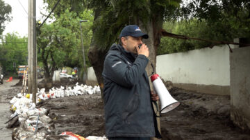 12102608 DELEGADO PRESIDENCIAL RM MEGAFONEA EVACUACIÓN 01