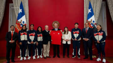 13102632 PRESIDENTE KAST RECIBE AL TEAM CHILE 02