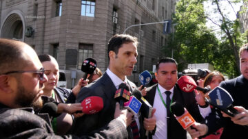 27102607 LLEGADA SUBSECRETARIO DE JUSTICIA LUIS SILVA A LA MONEDA 01 (1)